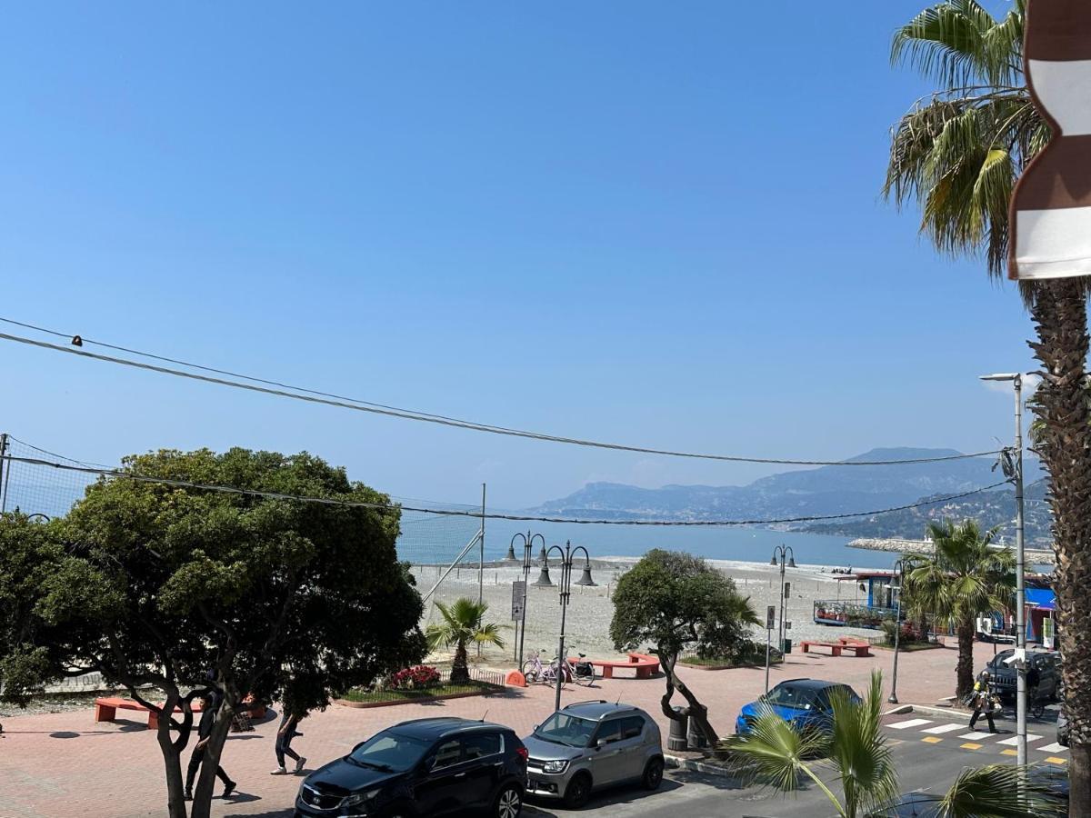 Appartamento Aria Del Mare Ventimiglia Exteriör bild