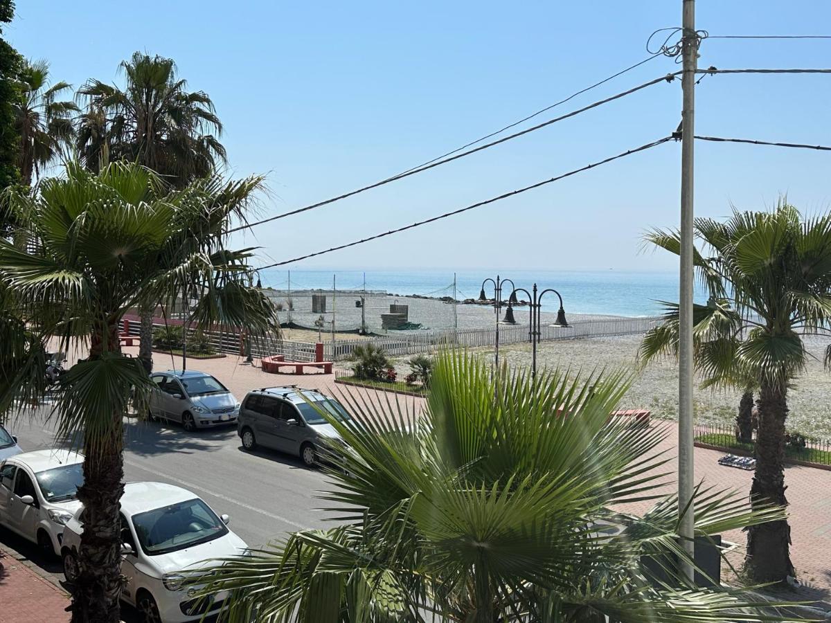 Appartamento Aria Del Mare Ventimiglia Exteriör bild